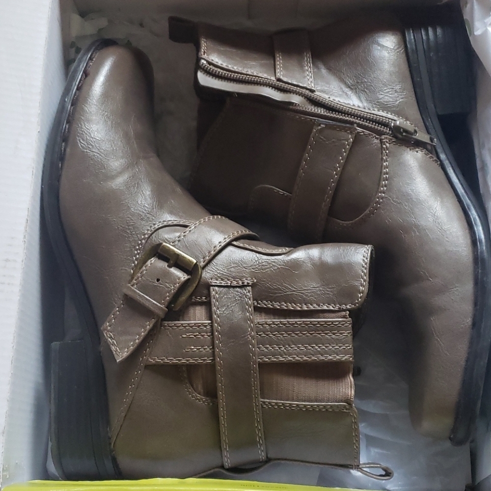 Ankle boots